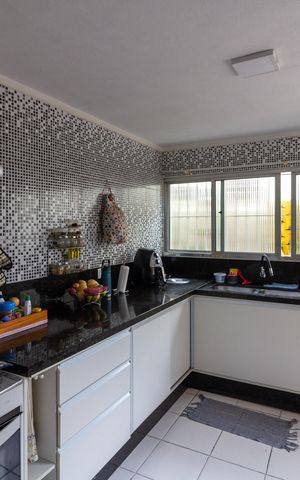 Casa à venda com 240m², 4 quartos e 3 vagasCozinha