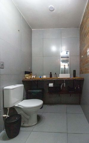 Casa à venda com 240m², 4 quartos e 3 vagasBanheiro - Casa 2