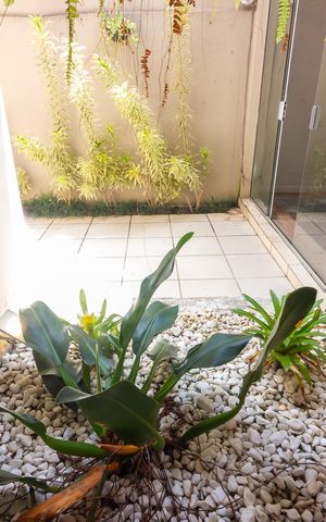 Casa de condomínio à venda com 384m², 4 quartos e 4 vagas Casa de condomínio à venda com 384m², 4 quartos e 4 vagasJardim