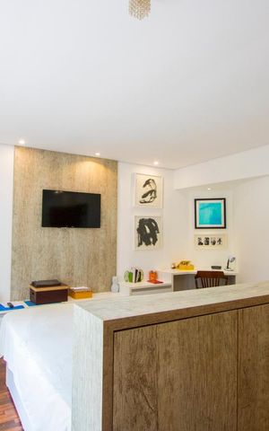 Casa à venda com 450m², 4 quartos e 6 vagas Casa à venda com 450m², 4 quartos e 6 vagasSuíte