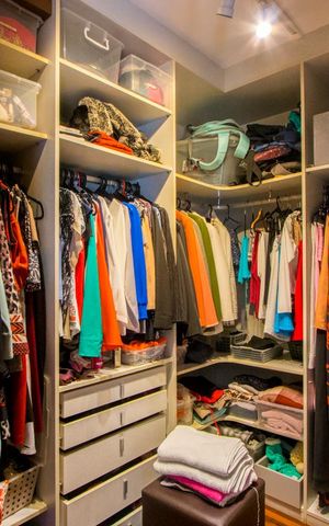 Casa à venda com 450m², 4 quartos e 6 vagas Casa à venda com 450m², 4 quartos e 6 vagasCloset da Suíte