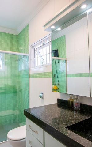 Casa à venda com 450m², 4 quartos e 6 vagas Casa à venda com 450m², 4 quartos e 6 vagasBanheiro social