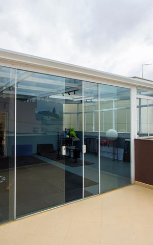 Casa à venda com 450m², 4 quartos e 6 vagas Casa à venda com 450m², 4 quartos e 6 vagasTerraço descoberto