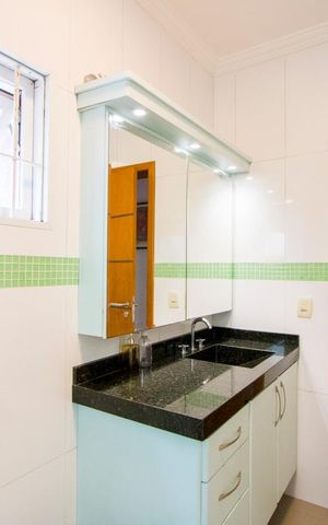Casa à venda com 450m², 4 quartos e 6 vagas Casa à venda com 450m², 4 quartos e 6 vagasBanheiro social