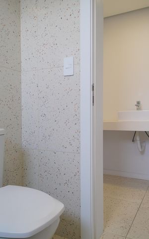Apartamento à venda com 167m², 3 quartos e 2 vagasBanheiro da Suíte 2 e 3