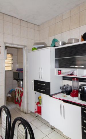 Casa à venda com 500m², 5 quartos e 3 vagas Casa à venda com 500m², 5 quartos e 3 vagasCozinha