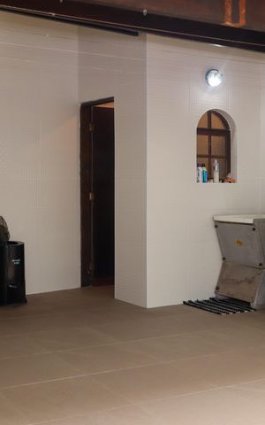 Casa à venda com 330m², 2 quartos e 2 vagasArea de Serviço/Churrasqueira