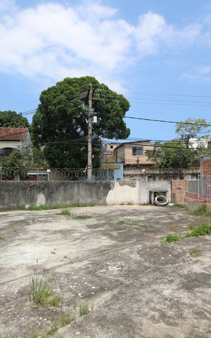 Casa para alugar com 110m², 2 quartos e 6 vagasQuintal