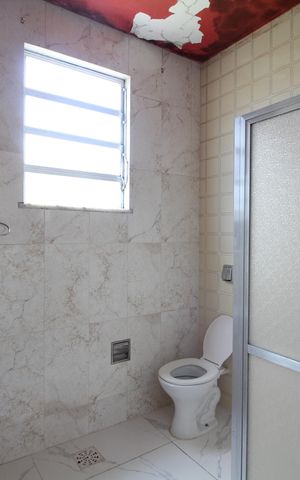 Casa para alugar com 110m², 2 quartos e 6 vagasBanheiro 