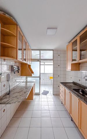Apartamento à venda com 90m², 3 quartos e 2 vagasCozinha
