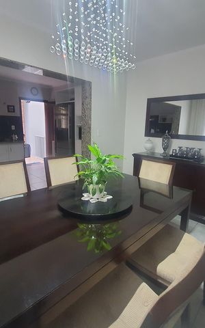 Casa à venda com 280m², 3 quartos e 2 vagas