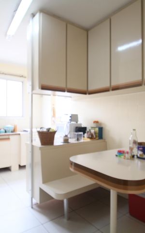 Apartamento à venda com 100m², 2 quartos e 2 vagasCozinha