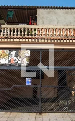 Casa à venda com 70m², 3 quartos e 1 vaga Casa à venda com 70m², 3 quartos e 1 vagaFachada