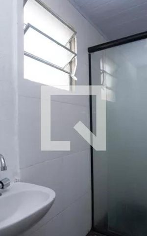 Casa à venda com 70m², 3 quartos e 1 vaga Casa à venda com 70m², 3 quartos e 1 vagaBanheiro