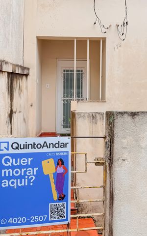 Casa à venda com 150m², 2 quartos e sem vaga Casa à venda com 150m², 2 quartos e sem vagaFachada + Plaquinha