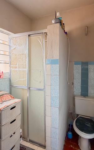 Casa à venda com 150m², 2 quartos e sem vaga Casa à venda com 150m², 2 quartos e sem vagaPiso Inferior - Banheiro