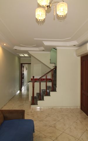 Casa à venda com 216m², 3 quartos e 5 vagasSala