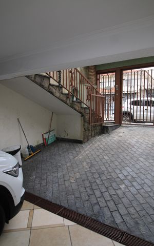 Casa à venda com 216m², 3 quartos e 5 vagasGaragem