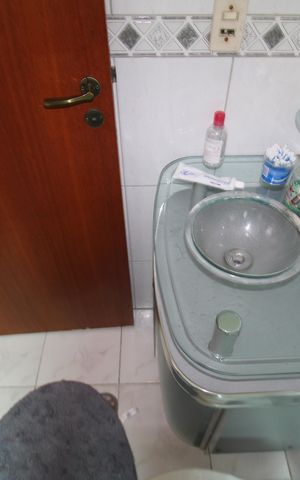 Casa à venda com 216m², 3 quartos e 5 vagasQuarto 1 - Banheiro