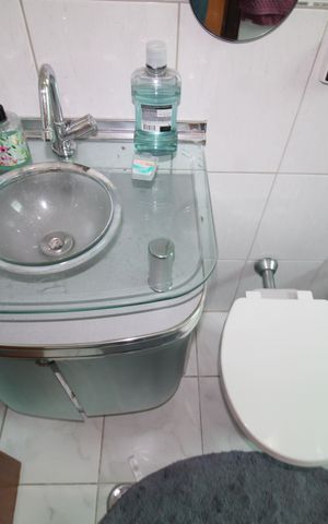 Casa à venda com 216m², 3 quartos e 5 vagasQuarto 1 - Banheiro