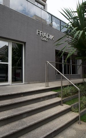 Studio à venda com 30m², 1 quarto e 1 vaga Studio à venda com 30m², 1 quarto e 1 vagaFachada e portaria