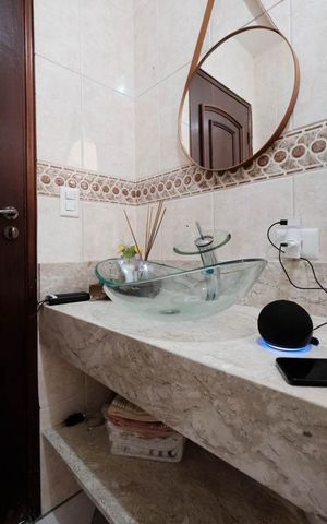 Casa à venda com 192m², 4 quartos e 2 vagasLavabo