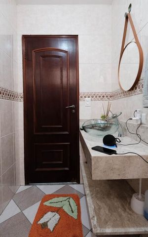 Casa à venda com 192m², 4 quartos e 2 vagasLavabo