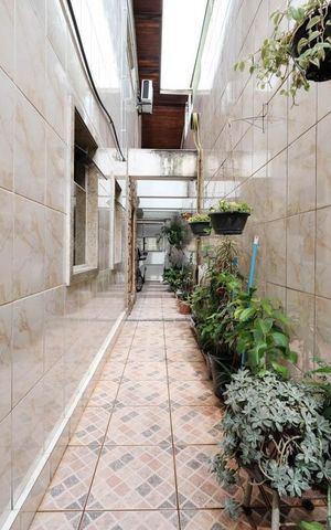 Casa à venda com 192m², 4 quartos e 2 vagasÁrea externa