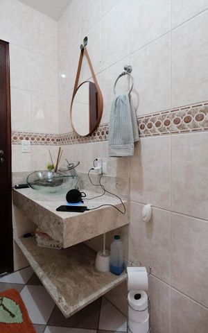 Casa à venda com 192m², 4 quartos e 2 vagasLavabo