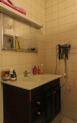 Casa à venda com 135m², 3 quartos e 2 vagas Casa à venda com 135m², 3 quartos e 2 vagasBanheiro 2