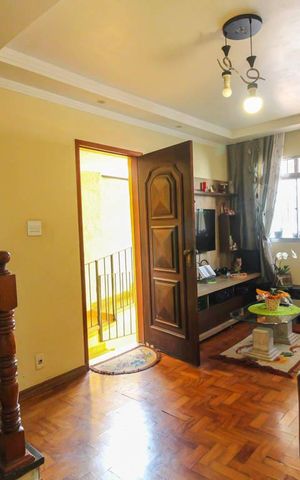 Casa à venda com 135m², 3 quartos e 2 vagas Casa à venda com 135m², 3 quartos e 2 vagasSala