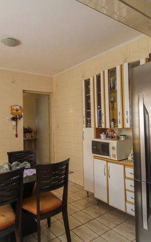 Casa à venda com 135m², 3 quartos e 2 vagas Casa à venda com 135m², 3 quartos e 2 vagasCozinha
