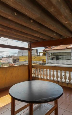 Casa à venda com 135m², 3 quartos e 2 vagas Casa à venda com 135m², 3 quartos e 2 vagasSacada da Sala