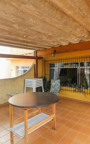 Casa à venda com 135m², 3 quartos e 2 vagas Casa à venda com 135m², 3 quartos e 2 vagasSacada da Sala