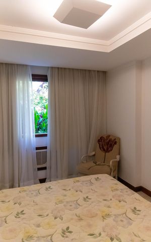 Casa de condomínio à venda com 838m², 4 quartos e 5 vagas Casa de condomínio à venda com 838m², 4 quartos e 5 vagasSuíte 4