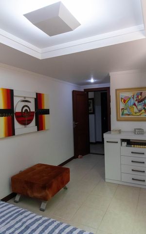 Casa de condomínio à venda com 838m², 4 quartos e 5 vagas Casa de condomínio à venda com 838m², 4 quartos e 5 vagasSuíte 3