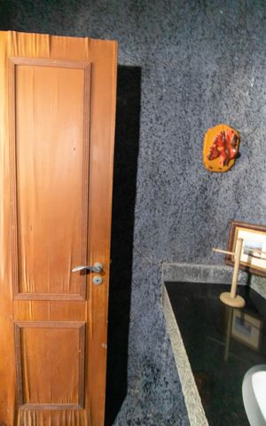 Casa de condomínio à venda com 838m², 4 quartos e 5 vagas Casa de condomínio à venda com 838m², 4 quartos e 5 vagasLavabo