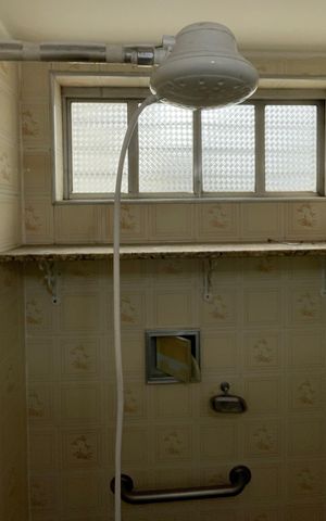 Apartamento à venda com 72m², 2 quartos e sem vaga Apartamento à venda com 72m², 2 quartos e sem vagaChuveiro