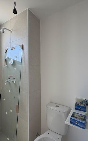 Apartamento à venda com 46m², 2 quartos e 1 vaga Apartamento à venda com 46m², 2 quartos e 1 vagaBanheiro da suíte