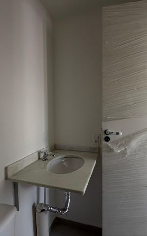 Apartamento à venda com 46m², 2 quartos e 1 vaga Apartamento à venda com 46m², 2 quartos e 1 vagaBanheiro social