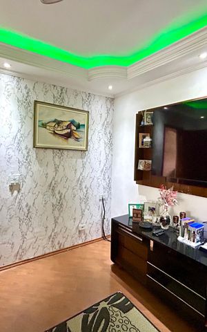 Casa à venda com 150m², 3 quartos e 2 vagas Casa à venda com 150m², 3 quartos e 2 vagasSala