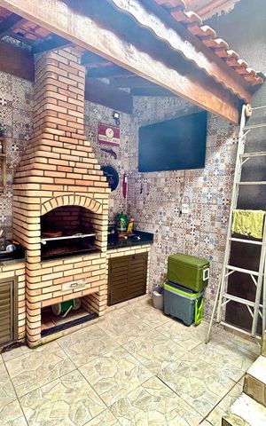 Casa à venda com 150m², 3 quartos e 2 vagas Casa à venda com 150m², 3 quartos e 2 vagasChurrasqueira