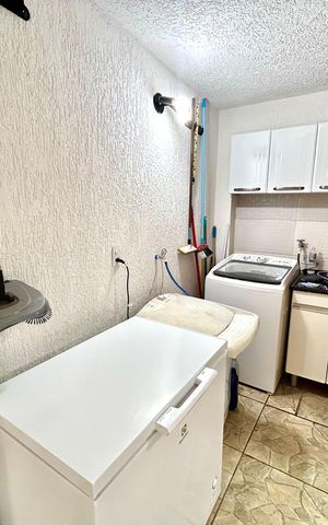 Casa à venda com 150m², 3 quartos e 2 vagas Casa à venda com 150m², 3 quartos e 2 vagasÁrea de Serviço