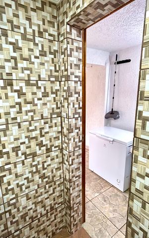 Casa à venda com 150m², 3 quartos e 2 vagas Casa à venda com 150m², 3 quartos e 2 vagasBanheiro 2