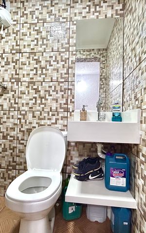 Casa à venda com 150m², 3 quartos e 2 vagas Casa à venda com 150m², 3 quartos e 2 vagasBanheiro 2