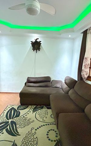 Casa à venda com 150m², 3 quartos e 2 vagas Casa à venda com 150m², 3 quartos e 2 vagasSala