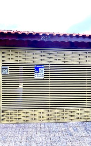Casa à venda com 150m², 3 quartos e 2 vagas Casa à venda com 150m², 3 quartos e 2 vagasPlaca