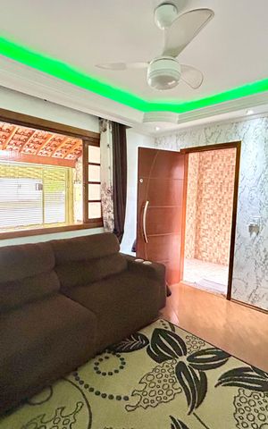 Casa à venda com 150m², 3 quartos e 2 vagas Casa à venda com 150m², 3 quartos e 2 vagasSala