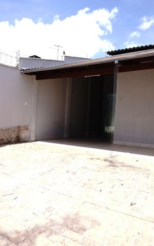 Casa à venda com 180m², 3 quartos e 4 vagas