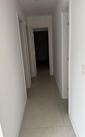 Apartamento à venda com 80m², 3 quartos e 2 vagas Apartamento à venda com 80m², 3 quartos e 2 vagasCorredor